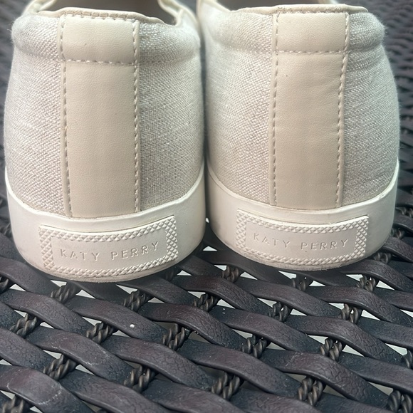 Katy Perry Women's The Kerry Strawberry Canvas Slip-On Sneaker Size 7.5 m - Picture 4 of 10
